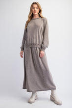 Load image into Gallery viewer, Easel Mineral Washed Solid Color Terry Knit Pullover Top in Mocha
