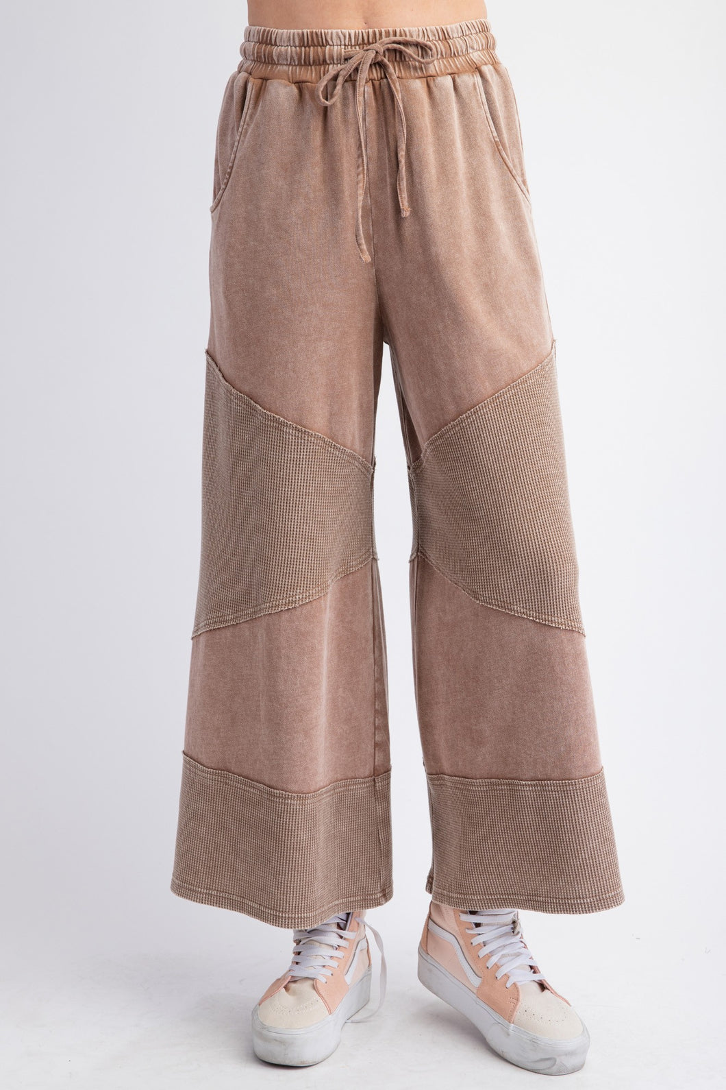 Easel Mixed Thermal Knit and Terry Knit Pants in Mocha