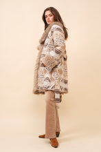 Load image into Gallery viewer, Blue B Western Aztec Jacquard Print Jacket with Faux Fur Lining in Beige Brown
