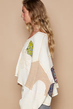 Load image into Gallery viewer, POL CROPPED &amp; OVERSIZED Cut and Sewn Patch Top in Cream Multi
