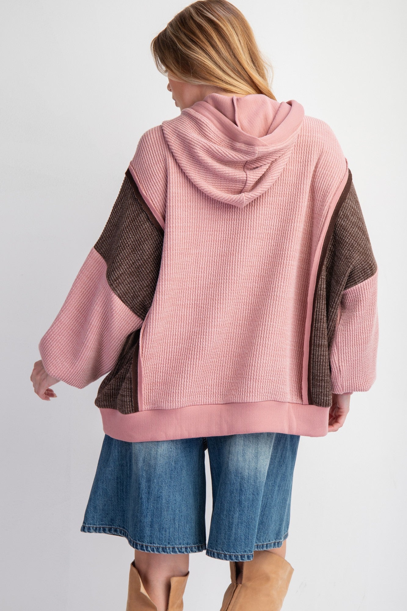 Easel Peace Sign Patch Ribbed Knit Pullover Hoodie in Mauve – June