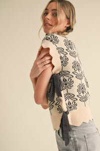 &merci Floral Pattern Knit Sweater Vest in Charcoal