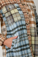 Load image into Gallery viewer, Mystree Mixed paid Color Block Shacket in Toffee/Blue
