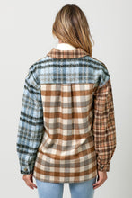 Load image into Gallery viewer, Mystree Mixed paid Color Block Shacket in Toffee/Blue
