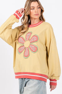 Sage+Fig Daisy Applique Patch Sweatshirt in Vanilla