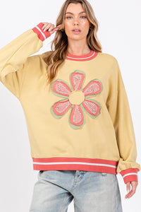 Sage+Fig Daisy Applique Patch Sweatshirt in Vanilla