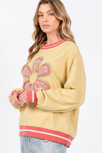 Sage+Fig Daisy Applique Patch Sweatshirt in Vanilla