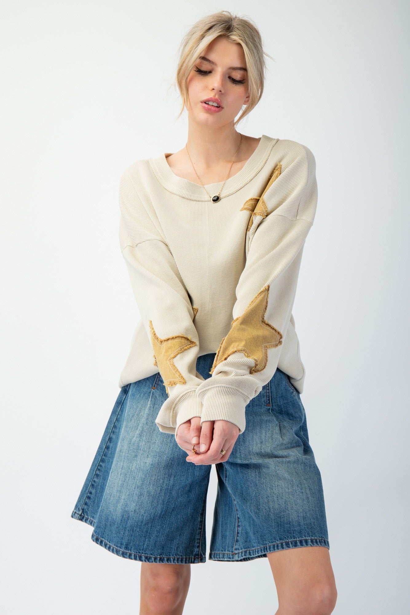 ELIN ベージュトップス Easel Thermal Knit Top with Star Patches in Ecru – June Adel