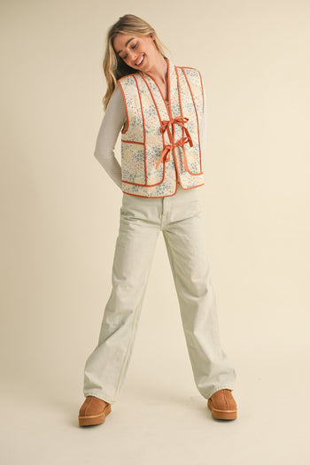 &merci Quilted Patchwork Vest with Contrasting Binding in Caramel Sepia Multi