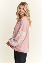 Load image into Gallery viewer, J. Her Mineral Washed Top with Flower Patched Sleeves in Light Mauve
