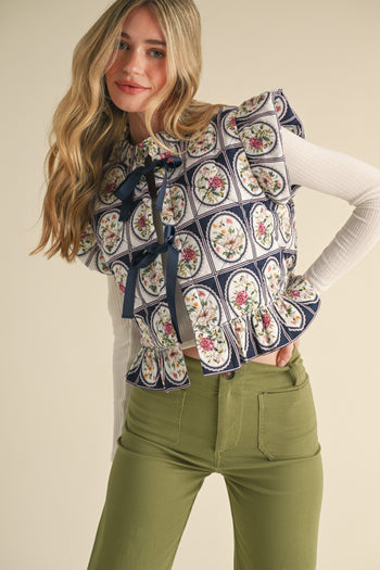 &merci Floral Print Quilted Puff Vest in Navy