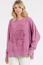 Load image into Gallery viewer, Mittoshop Mineral Washed Top with Front Flower Patch in Orchid
