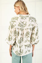 Load image into Gallery viewer, GiGio Printed Button Down Front Top in Sage
