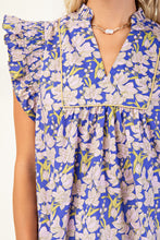 Load image into Gallery viewer, GiGio Floral Print Top with Piping Trim Details in Blue Mix
