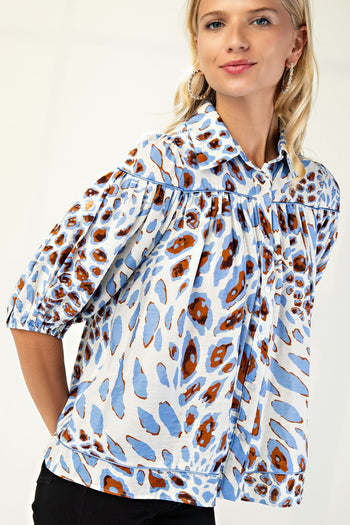 GiGio Leopard Print Button Down Top in Blue
