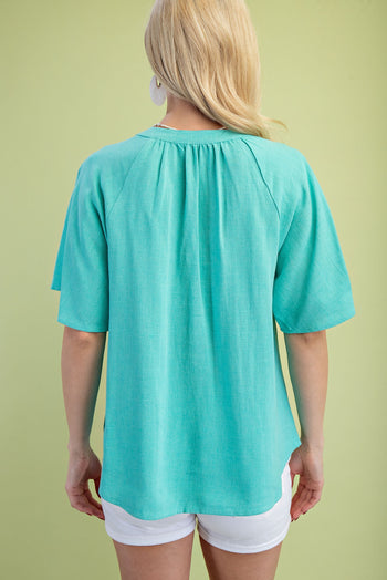 GiGio Solid Color Washed Linen Blend Top in Emerald