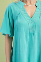 GiGio Solid Color Washed Linen Blend Top in Emerald