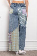 Load image into Gallery viewer, BlueVelvet Contrasting Fabric Pants with Star Patches in Denim
