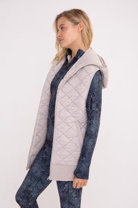 Mono B OVERSIZED Quilted Fleece Vest in Taupe