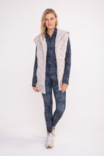 Load image into Gallery viewer, Mono B OVERSIZED Quilted Fleece Vest in Taupe
