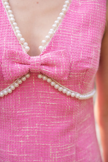 VOY FITTED Tweed Dress with Pearls and Bow in Pink