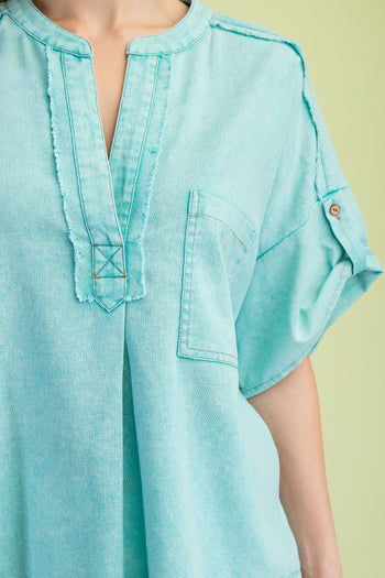 GiGio Solid Color Linen Blend Top in Mint