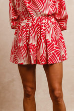 Load image into Gallery viewer, BiBi Two Toned Printed Woven Shorts in Fuchsia
