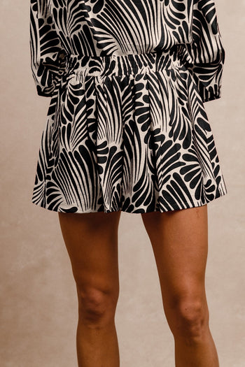 BiBi Two Toned Printed Woven Shorts in Black