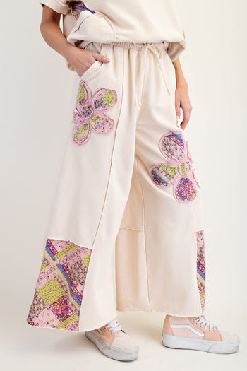 Easel Flower Patched Terry Knit Pants in Ecru