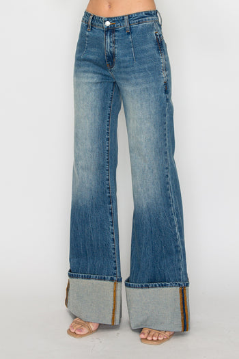 Wisteria Lane Mid Rise Full Length Cuffed Denim Jeans in Medium
