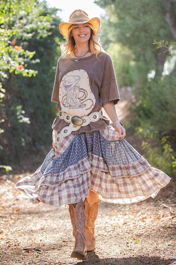 Easel Mineral Washed Top with Studded Western Graphic Patch in Ash Mocha