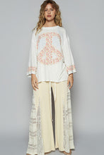 Load image into Gallery viewer, POL OVERSIZED Jersey Knit Top with Large Floral Patch Peace Sign Front in Off White

