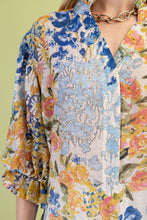 Load image into Gallery viewer, GiGio Floral Print Button Down Top in Blue Mix

