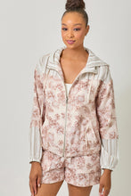 Load image into Gallery viewer, Mystree Printed Double Gauze Hoodie Jacket in Cappucinno
