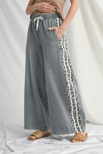 Jodifl Denim Wide Leg Pants with Leopard Side Stripes in Off White/Denim