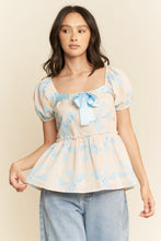Load image into Gallery viewer, Davi &amp; Dani Bow Print Peplum Top in Blue

