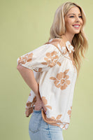 GiGio Color Block Hibiscus Print Top in Beige