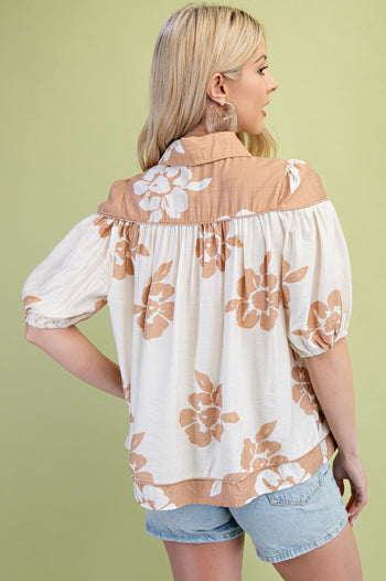 GiGio Color Block Hibiscus Print Top in Beige