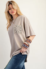 Load image into Gallery viewer, Easel OVERSIZED Mineral Washed Top with Crochet Pocket in Mushroom
