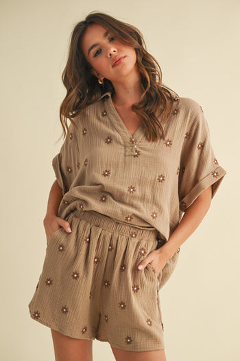 Klesis Solid Color Gauze Set with Floral Embroidery in Mocha