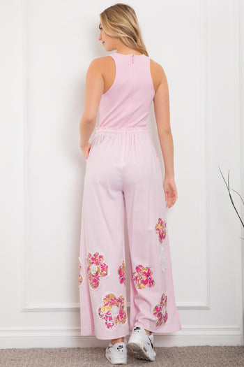 BlueVelvet Mixed Media and Layered Flower Patch Detailed Jumpsuit in Pink