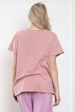 Load image into Gallery viewer, BlueVelvet Mineral Washed Small Star Patched Top in Pink
