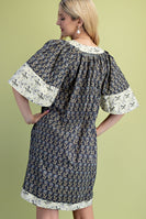 GiGio Contrasting Floral Print Mini Dress in Ash Mix