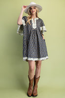 GiGio Contrasting Floral Print Mini Dress in Ash Mix