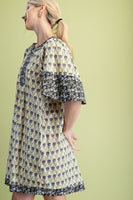 GiGio Contrasting Floral Print Mini Dress in Cream Mix