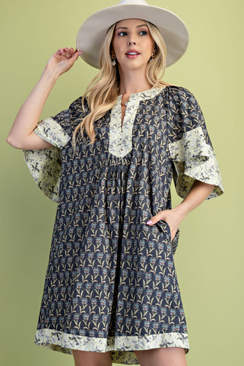 GiGio Contrasting Floral Print Mini Dress in Ash Mix