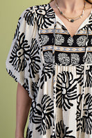 GiGio Contrasting Mixed Print Mini Dress in Black