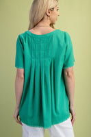 GiGio Solid Color Linen Blend Top in Emerald Green