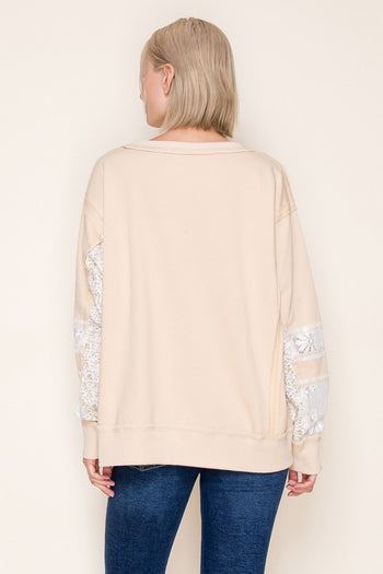 White Birch Star Patched and Lace Sleeve Detailed Top in Oatmeal