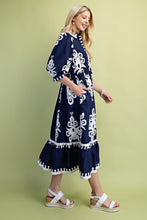 Load image into Gallery viewer, GiGio Bold Print Midi Dress in Navy
